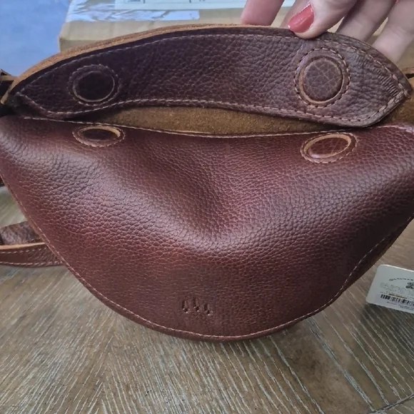 Portland Leather Small Koala Sling Bag in Nutmeg - Picture 3 of 8